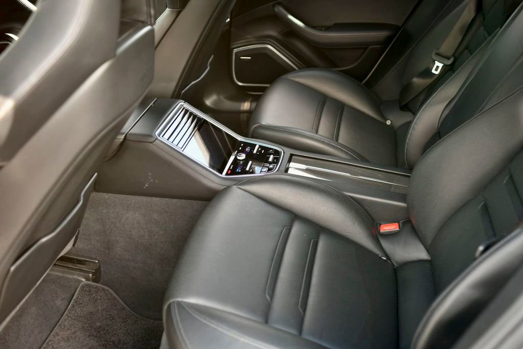 Used 2018 Porsche Panamera Turbo S image 36