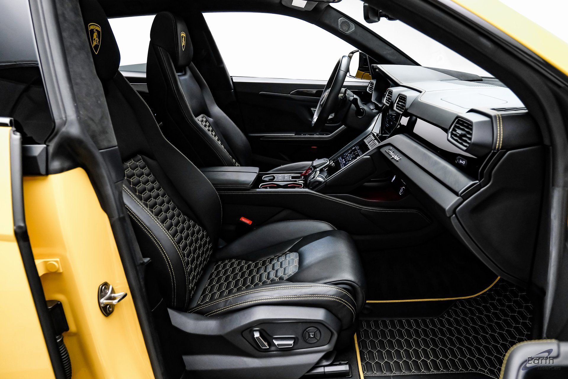 Used 2021 Lamborghini Urus image 56