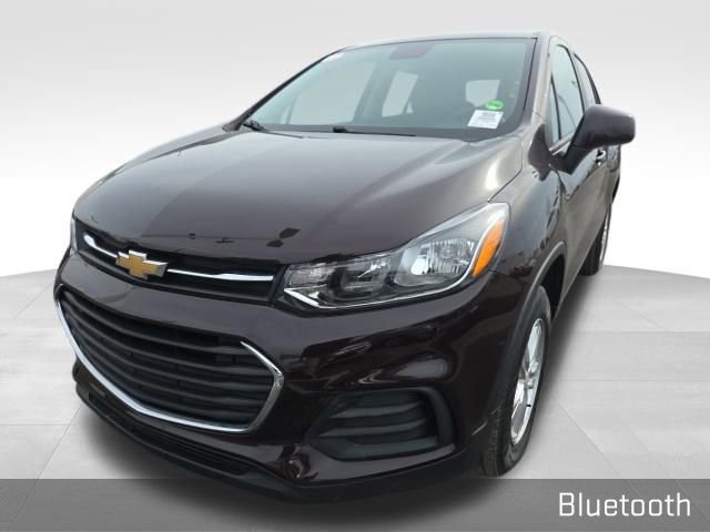 Used 2021 Chevrolet Trax LS w/ Tint and Cruise Package image 2