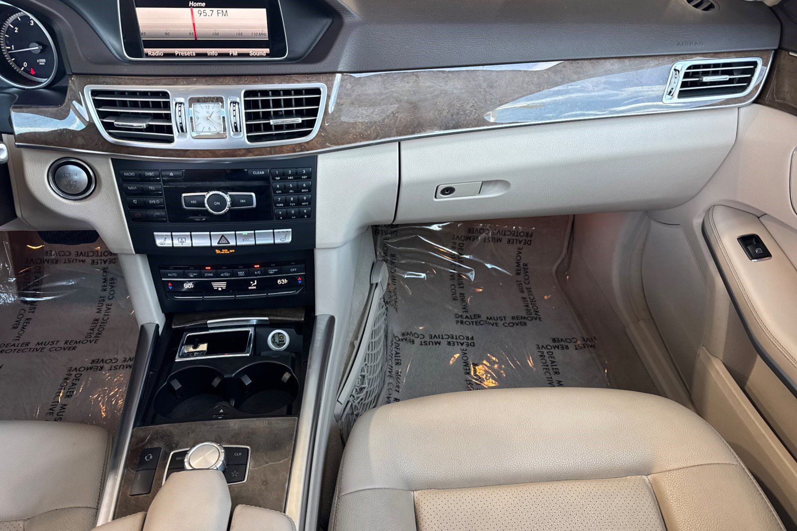 Used 2015 Mercedes-Benz E 250 BlueTEC 4MATIC Sedan image 32