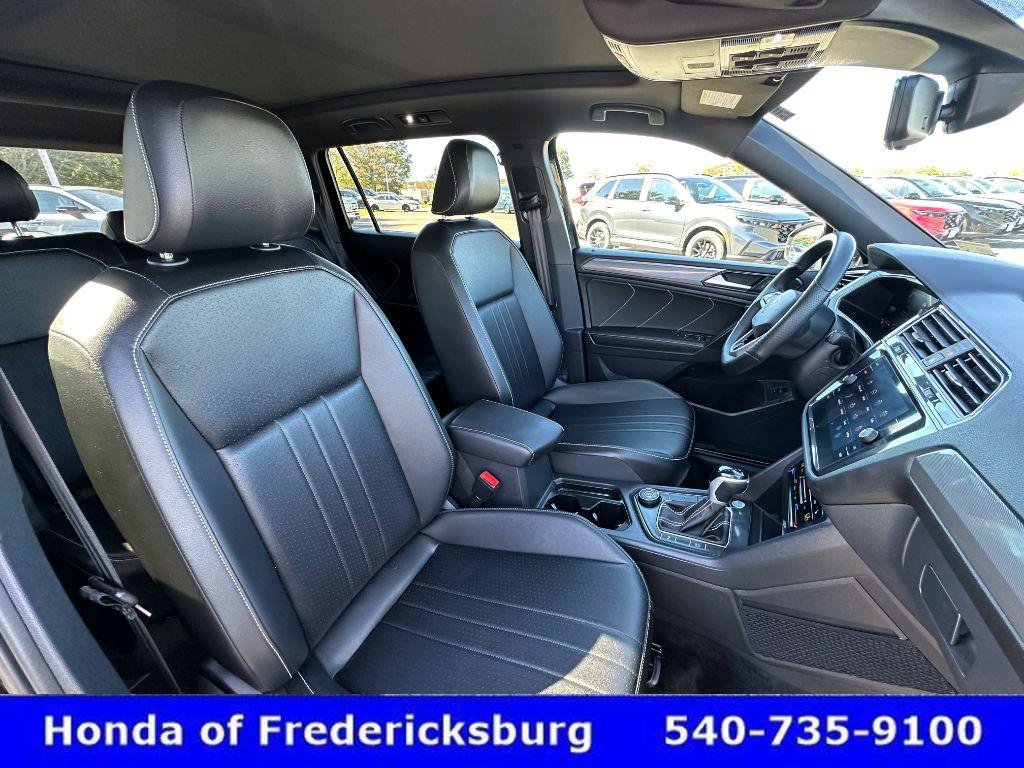 Used 2024 Volkswagen Tiguan SE R-Line image 37