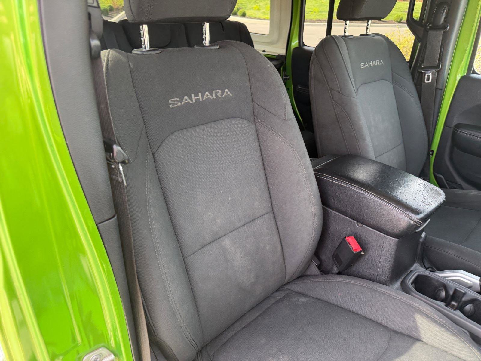 Used 2018 Jeep Wrangler Unlimited Sahara w/ Dual Top Group image 50