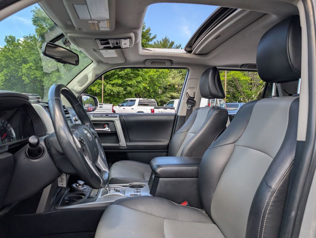 Used 2016 Toyota 4Runner SR5 Premium AWD/4WD image 9