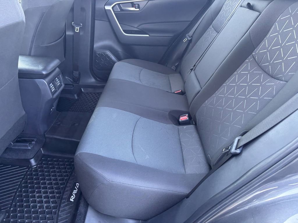 Used 2025 Toyota RAV4 XLE AWD/4WD image 24