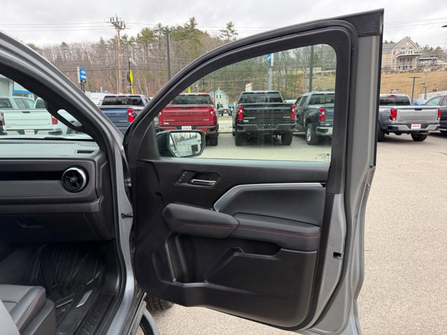 Used 2023 Chevrolet Colorado Z71 w/ Z71 Convenience Package 2 image 26