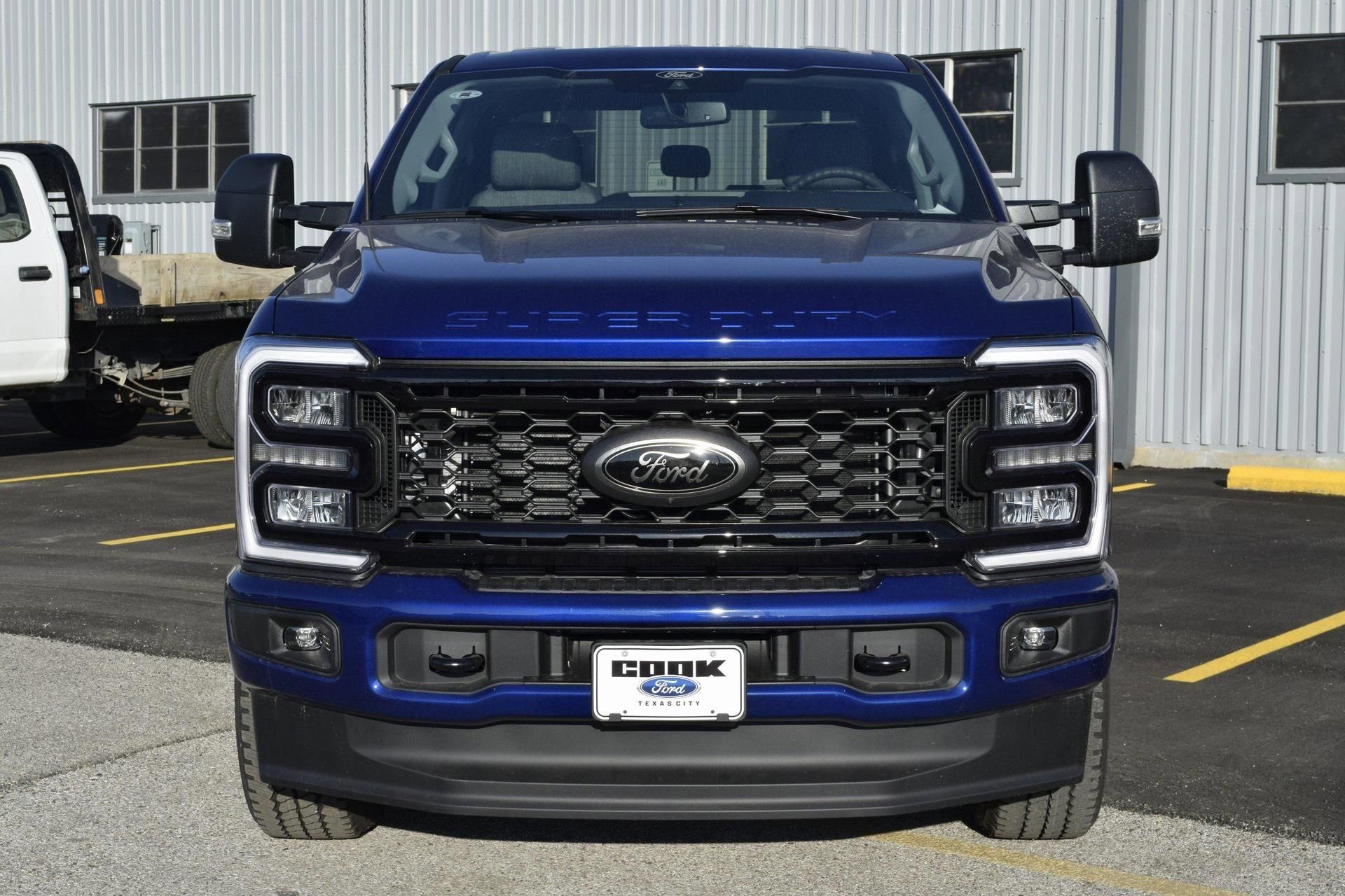 New 2026 Ford F250 XLT w/ XLT Premium Package AWD/4WD image 2