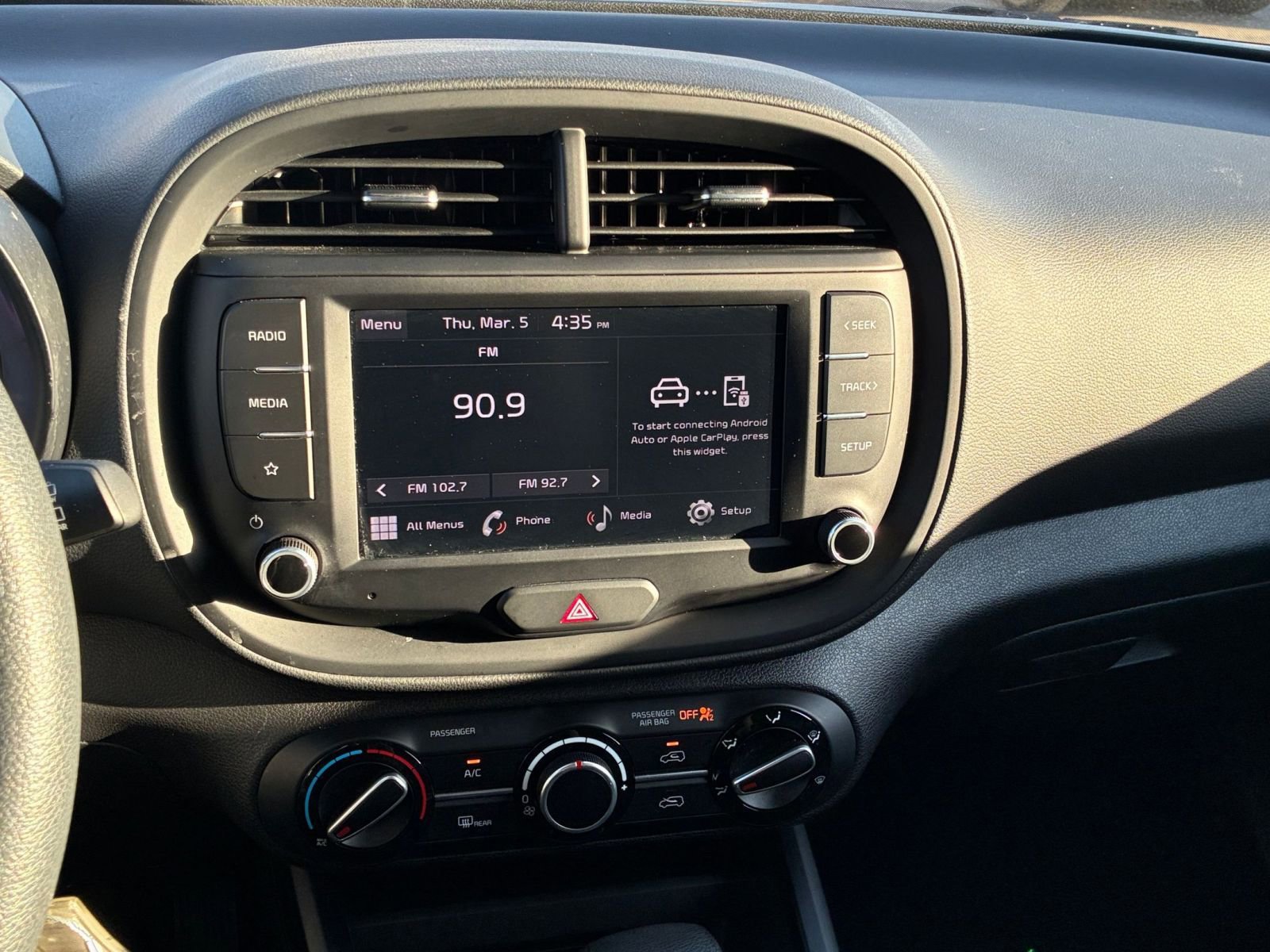 Used 2025 Kia Soul LX w/ LX Technology Package image 17