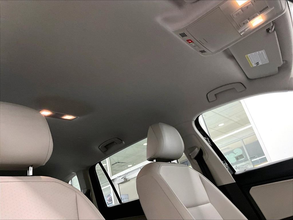 Used 2021 Volkswagen Tiguan SE AWD/4WD image 22