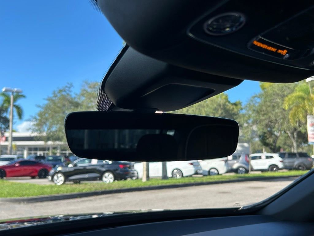 Used 2021 Bentley Flying Spur V8 image 66