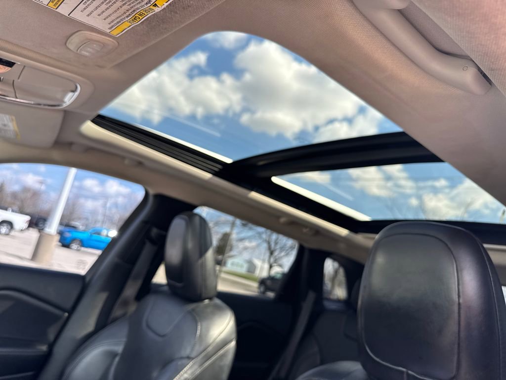 Used 2014 Jeep Cherokee Limited w/ Technology Group image 35