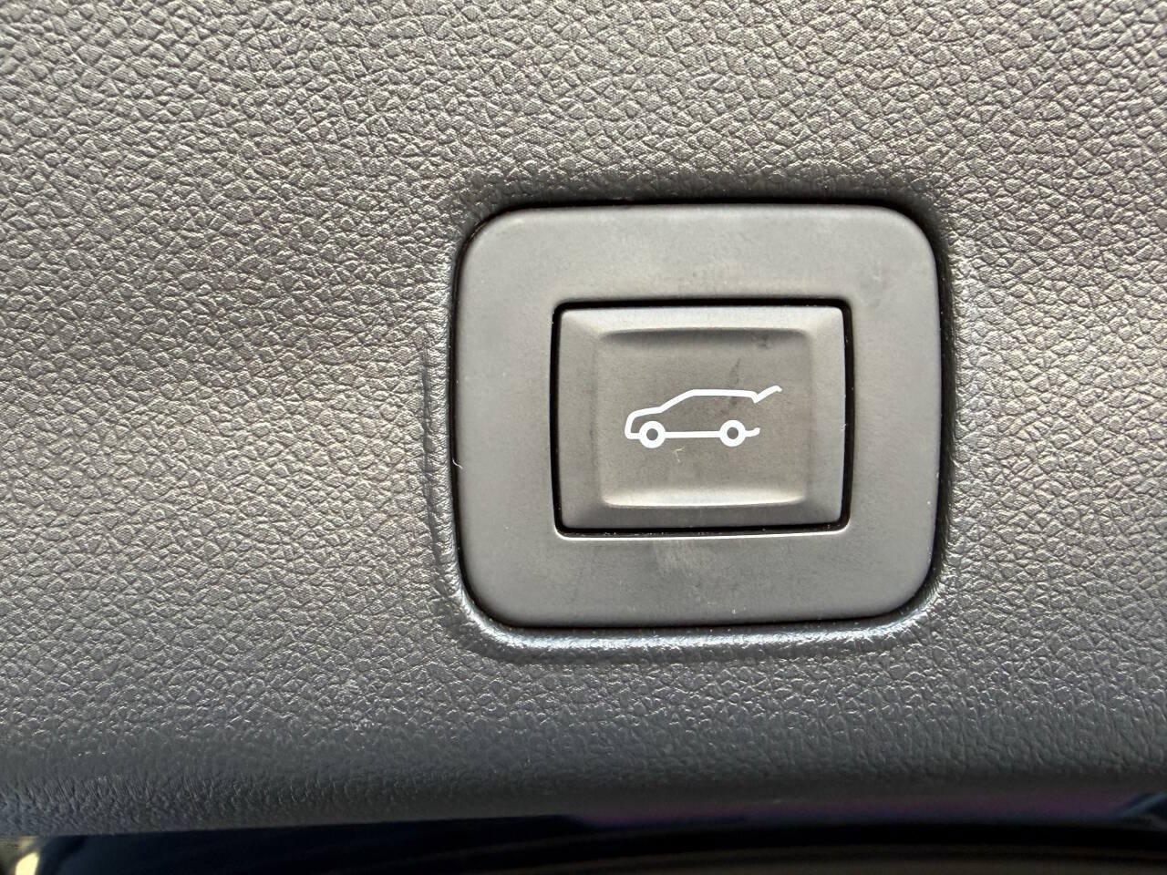 Used 2025 Chevrolet TrailBlazer RS w/ Convenience Package FWD image 33
