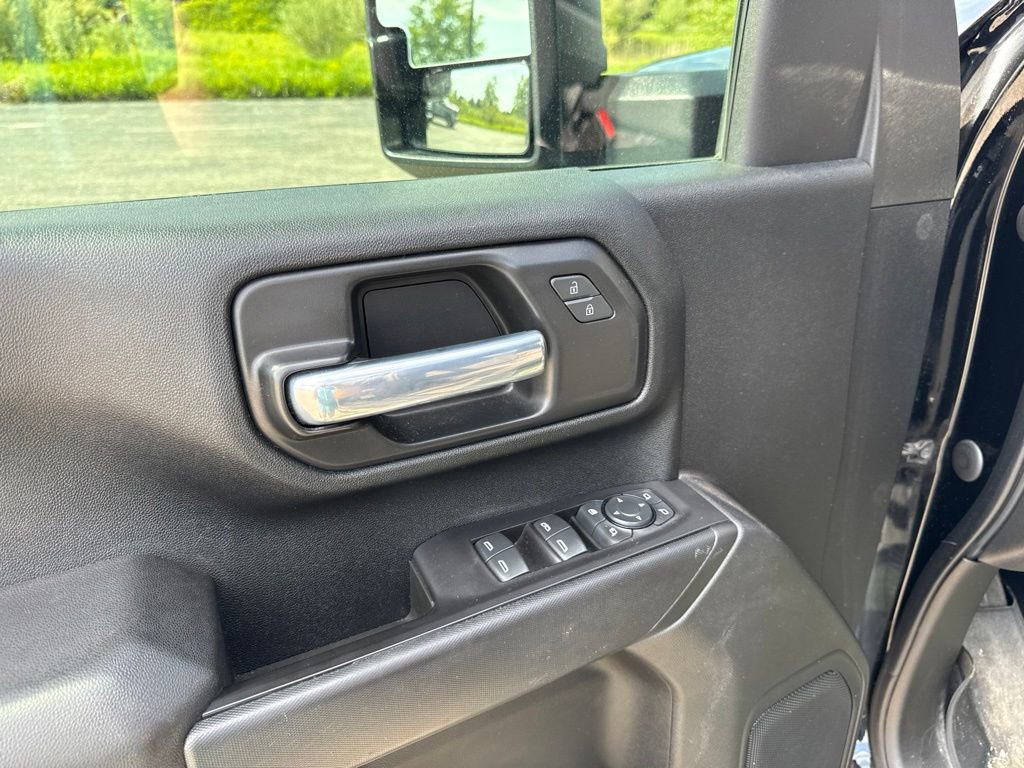 Used 2021 Chevrolet Silverado 2500 Custom w/ Custom Value Package AWD/4WD image 15