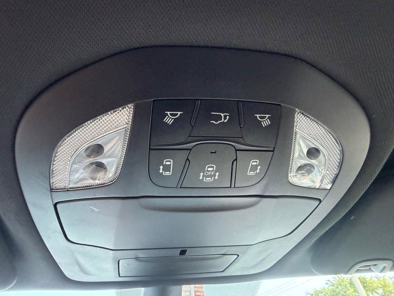 Used 2025 Chrysler Pacifica Select FWD image 26
