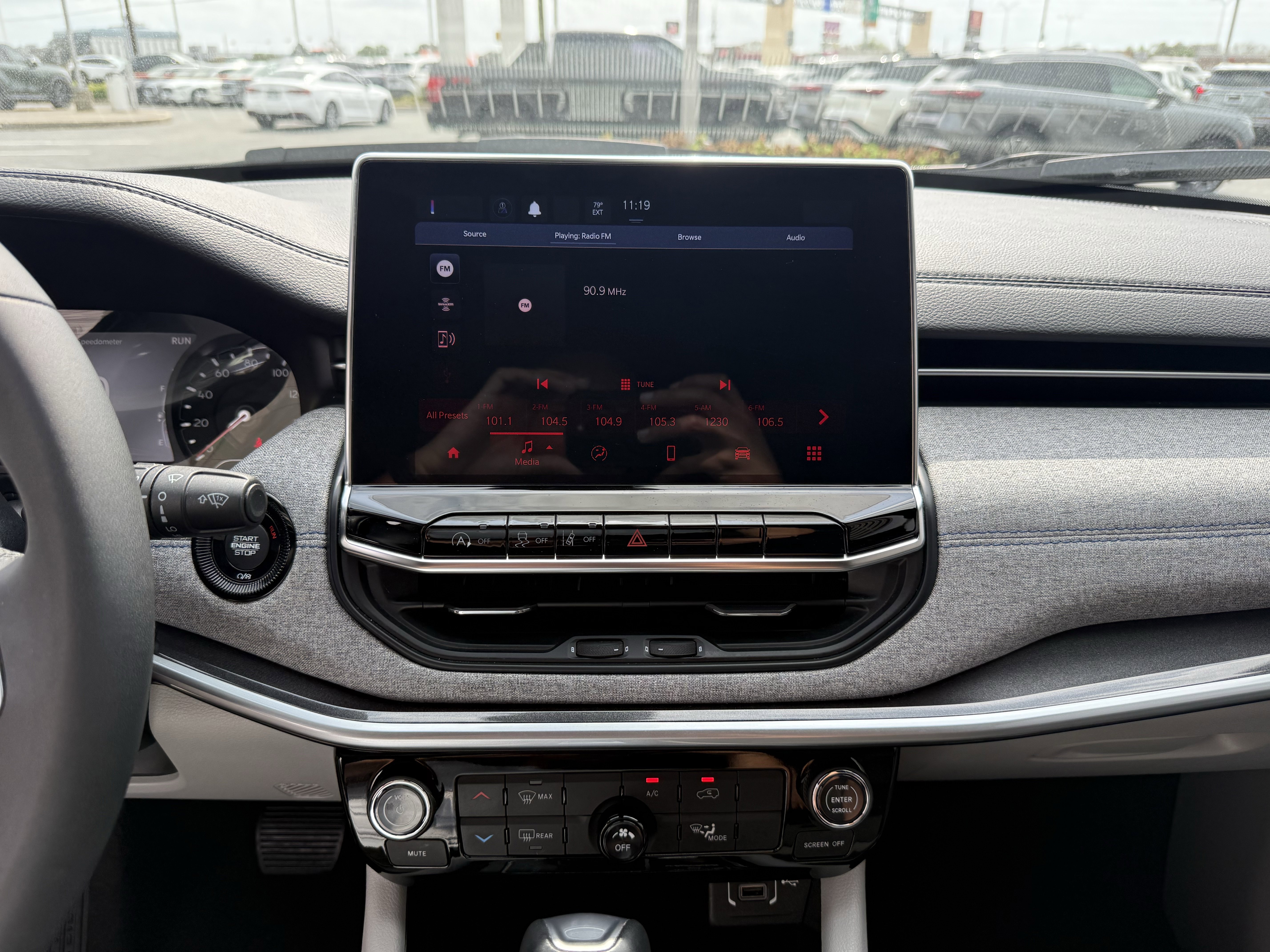 Used 2024 Jeep Compass Latitude image 21