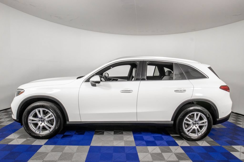 Used 2025 Mercedes-Benz GLC 300 image 9