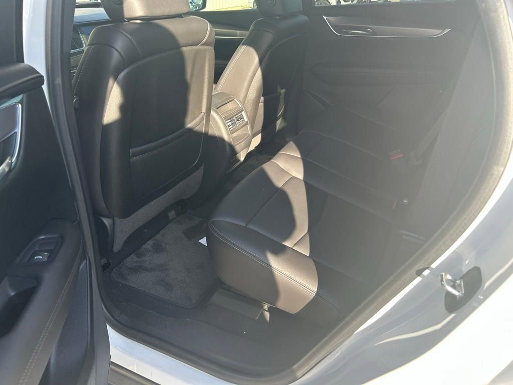 Used 2022 Cadillac XT5 Luxury image 11