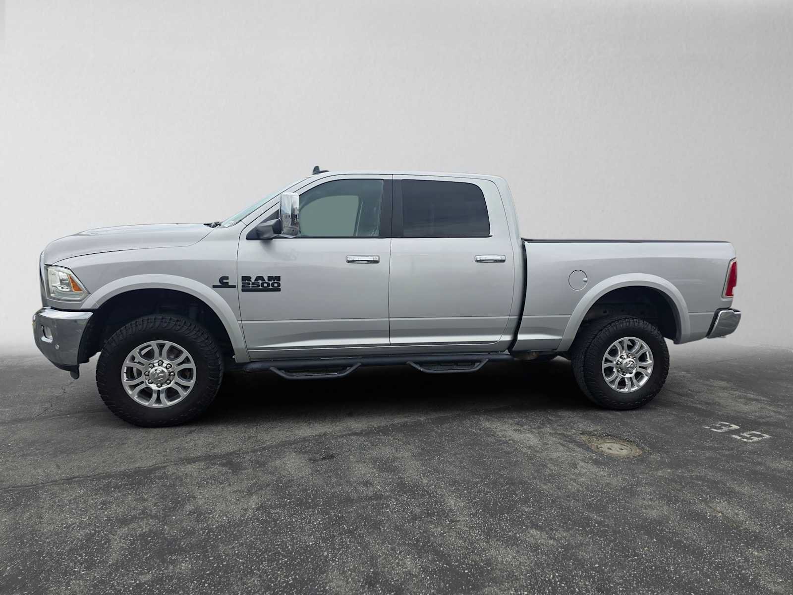 Used 2018 RAM 2500 Laramie AWD/4WD image 6