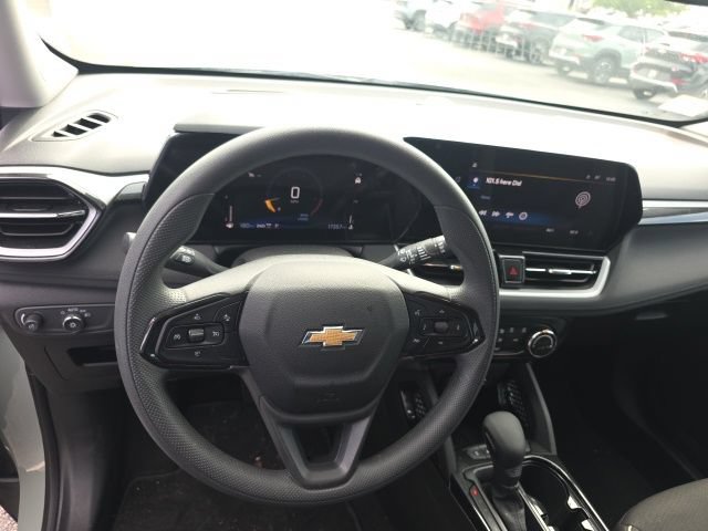 Used 2026 Chevrolet TrailBlazer LT AWD/4WD image 7