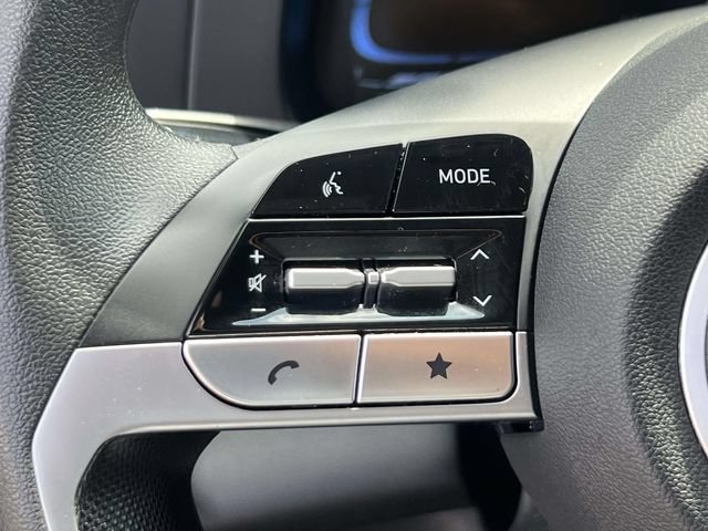 Certified 2025 Hyundai Elantra SE FWD image 20