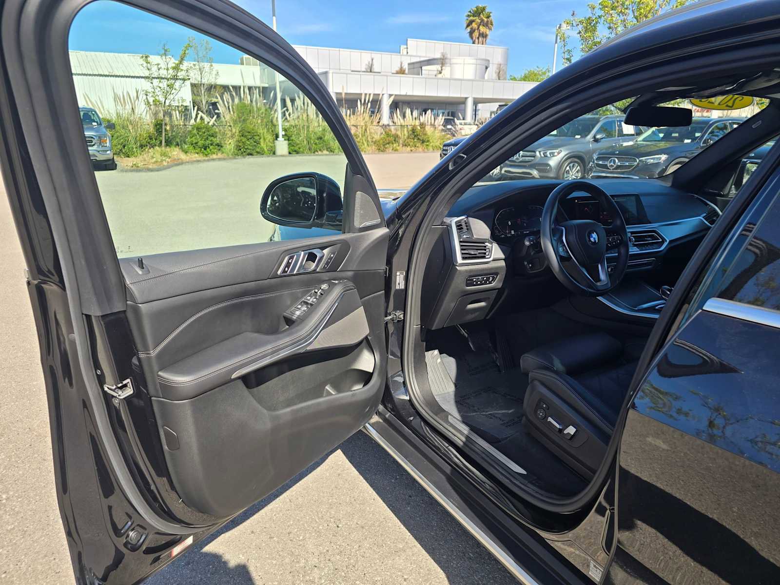 Used 2023 BMW X5 xDrive40i w/ Premium Package image 21