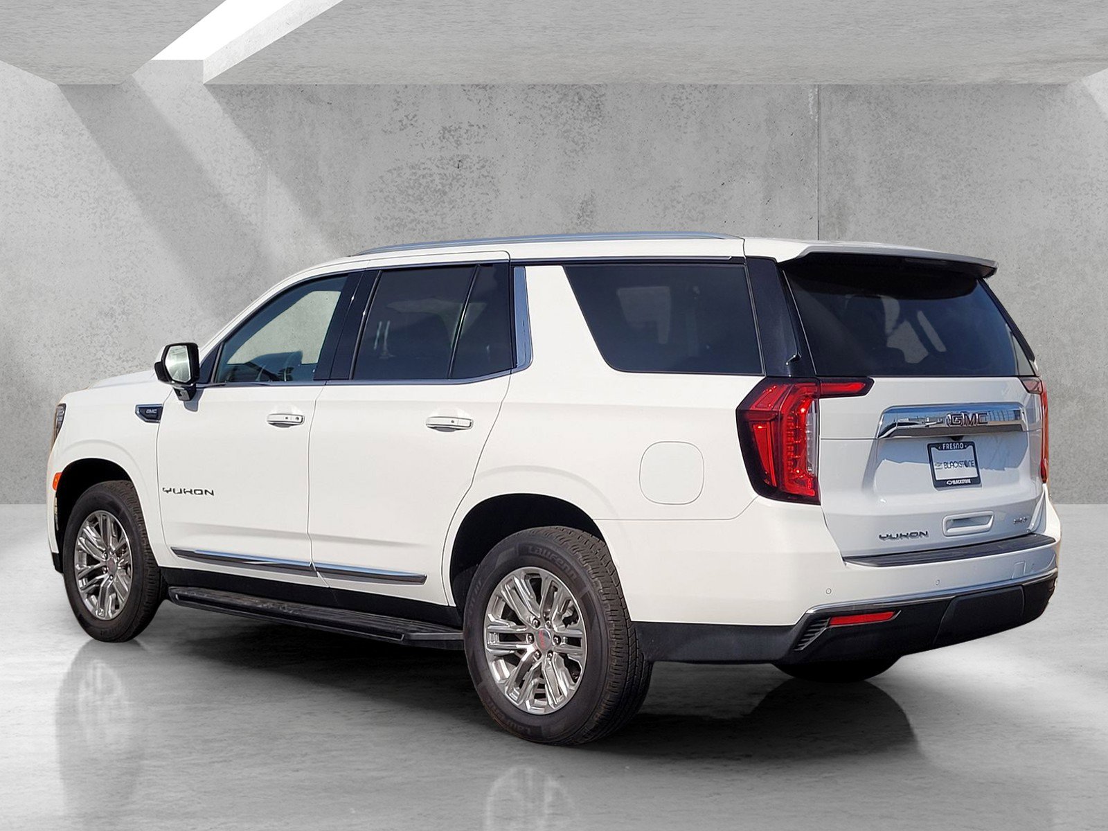 Used 2023 GMC Yukon SLT image 6