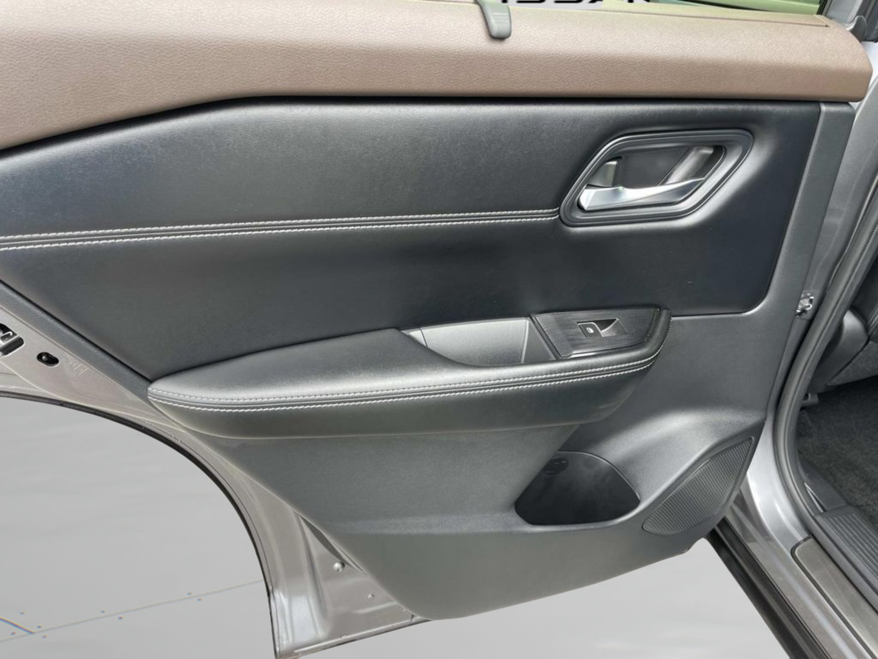 Used 2023 Nissan Rogue SL w/ SL Premium Package FWD image 13