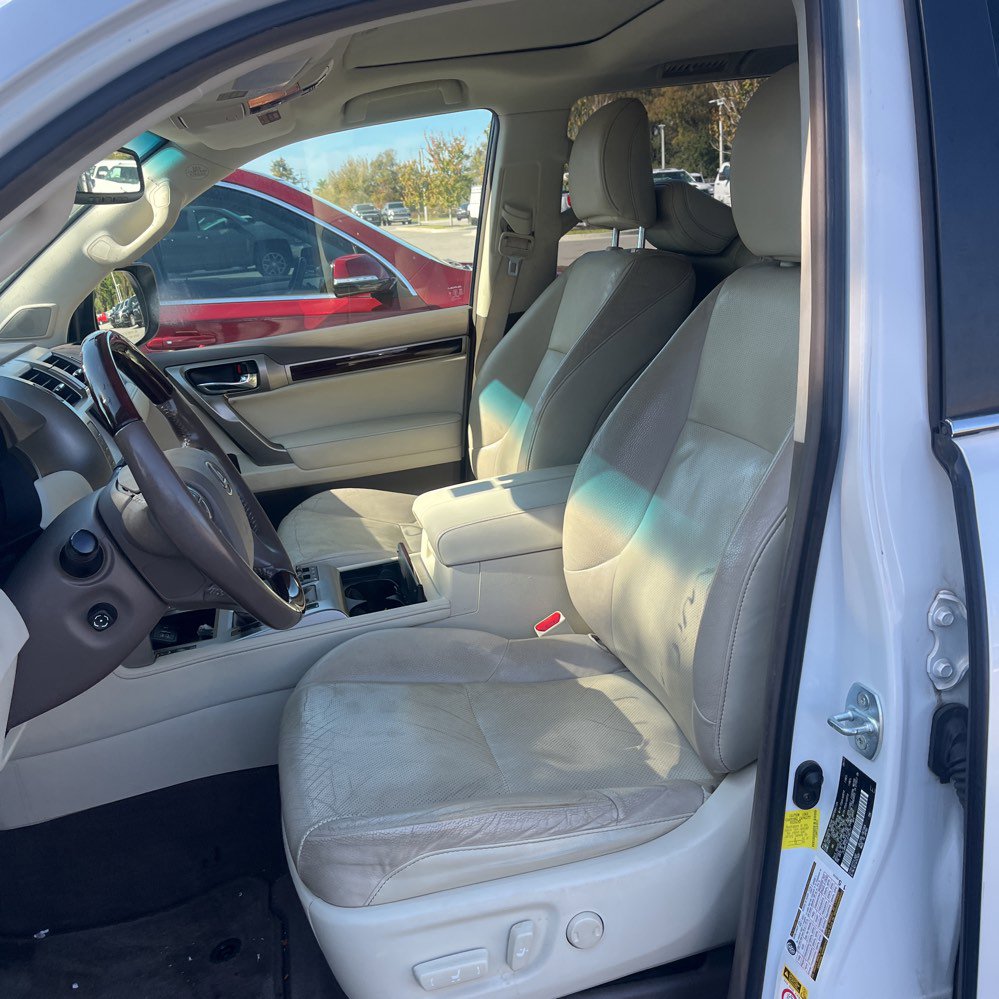 Used 2018 Lexus GX 460 image 3