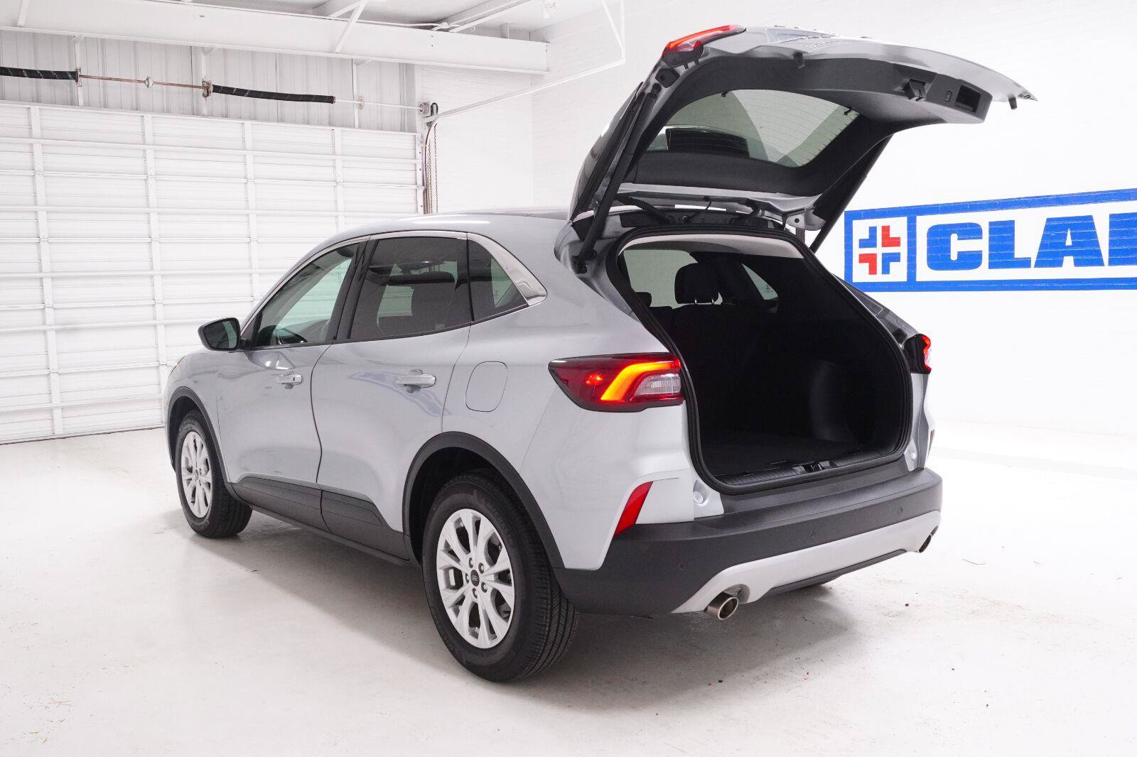 Used 2024 Ford Escape Active w/ Tech Pack #1 FWD image 33