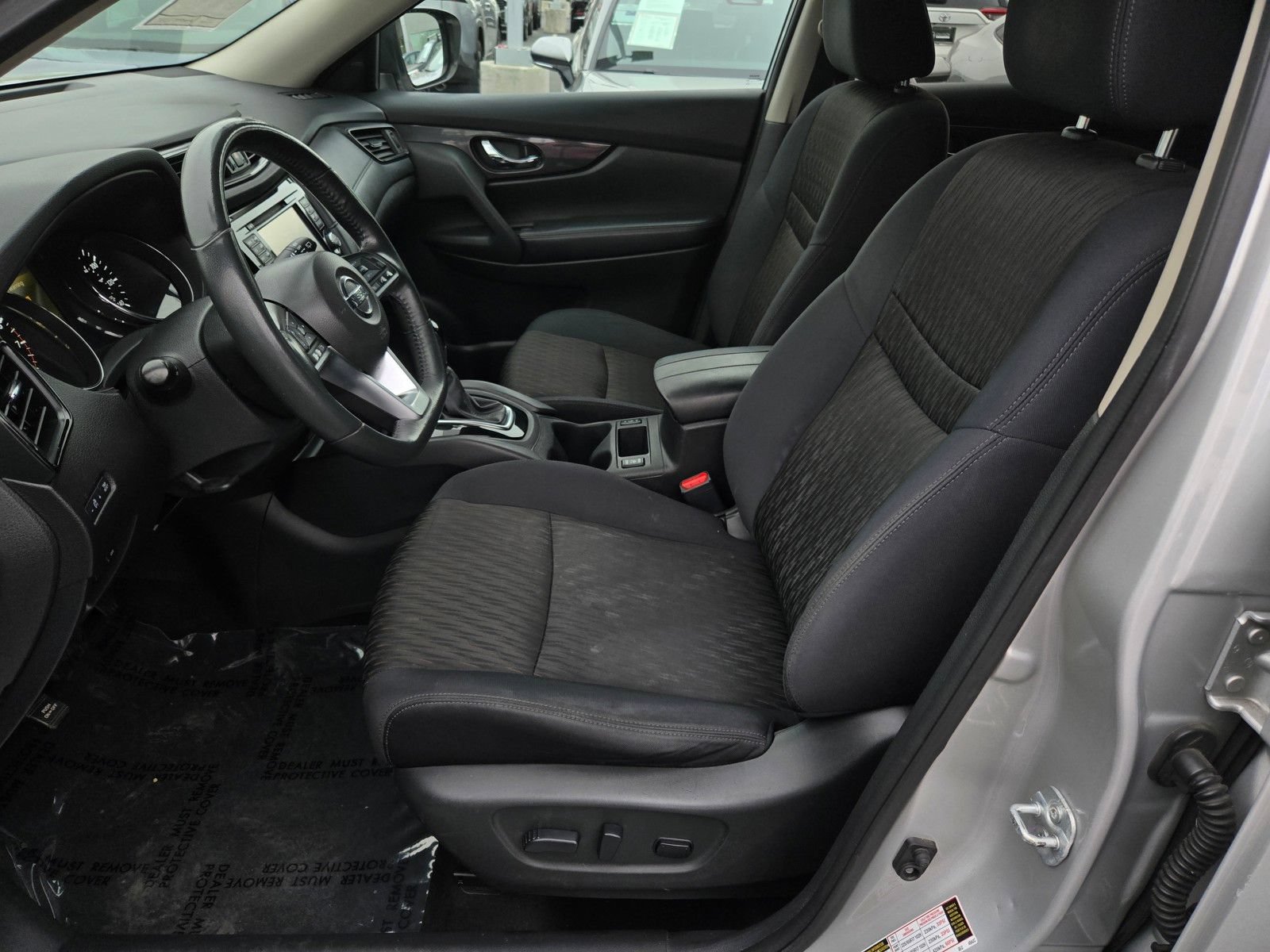 Used 2017 Nissan Rogue SV w/ SV Premium Package AWD/4WD image 16