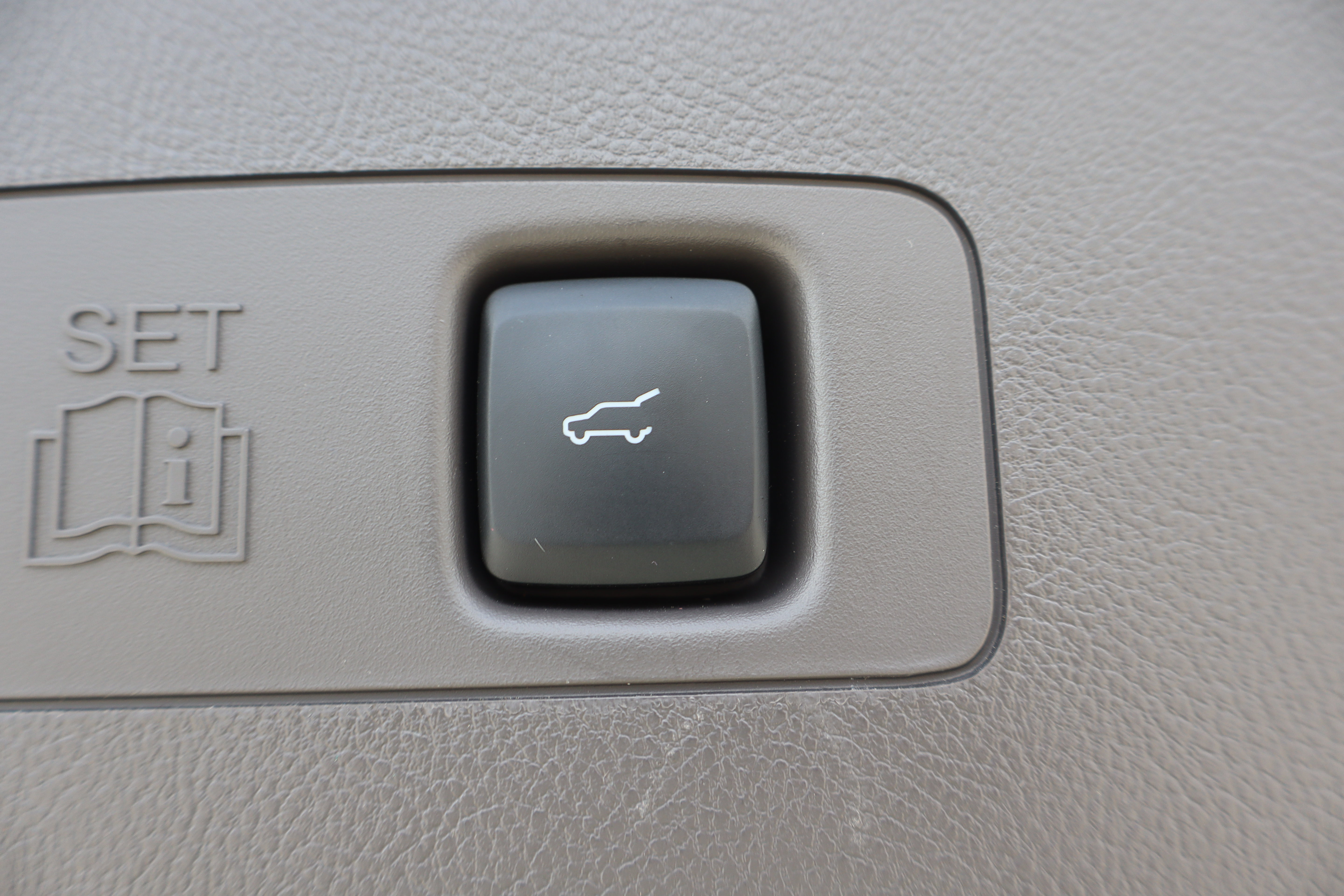 Used 2024 Lincoln Corsair AWD w/ Equipment Group 101A image 28