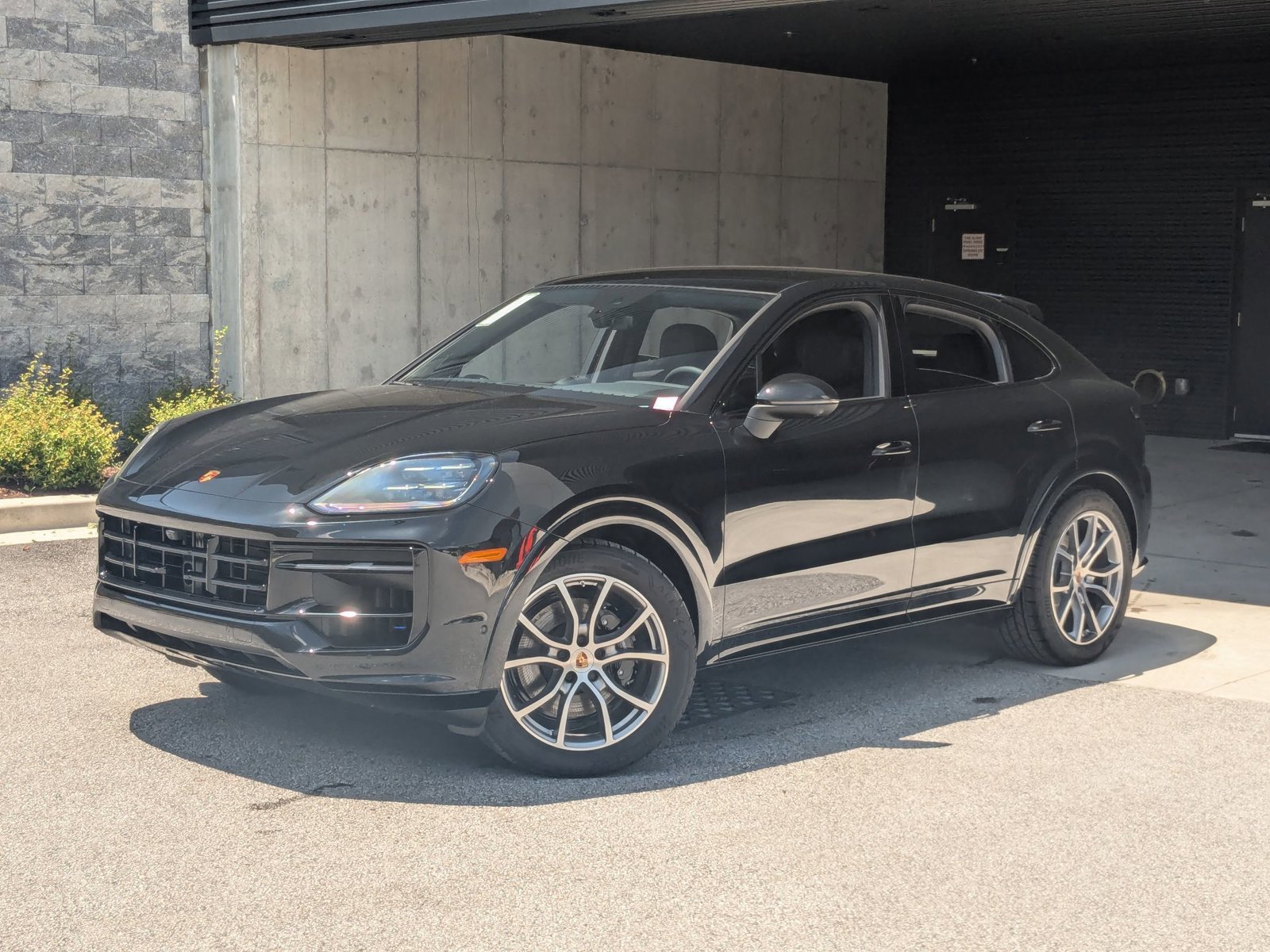 New 2025 Porsche Cayenne Coupe image 1