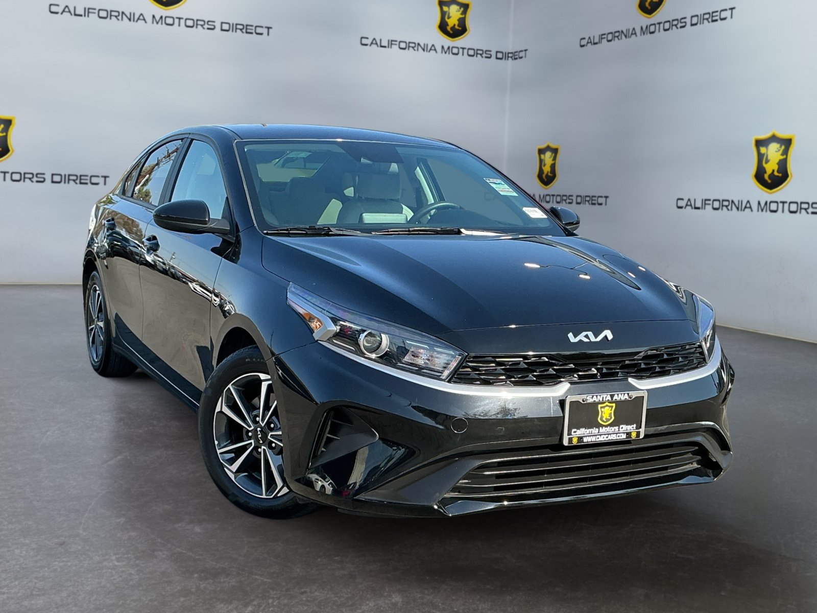 Used 2023 Kia Forte LXS FWD image 3