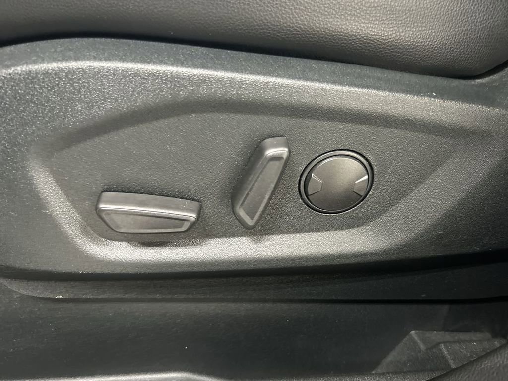 Used 2022 Ford Edge Titanium AWD/4WD image 10