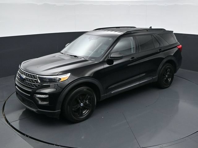 Used 2023 Ford Explorer XLT w/ Equipment Group 202A AWD/4WD image 40