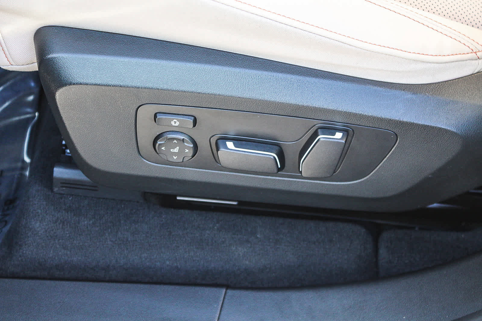 Used 2025 BMW X3 xDrive30i w/ Premium Package image 21