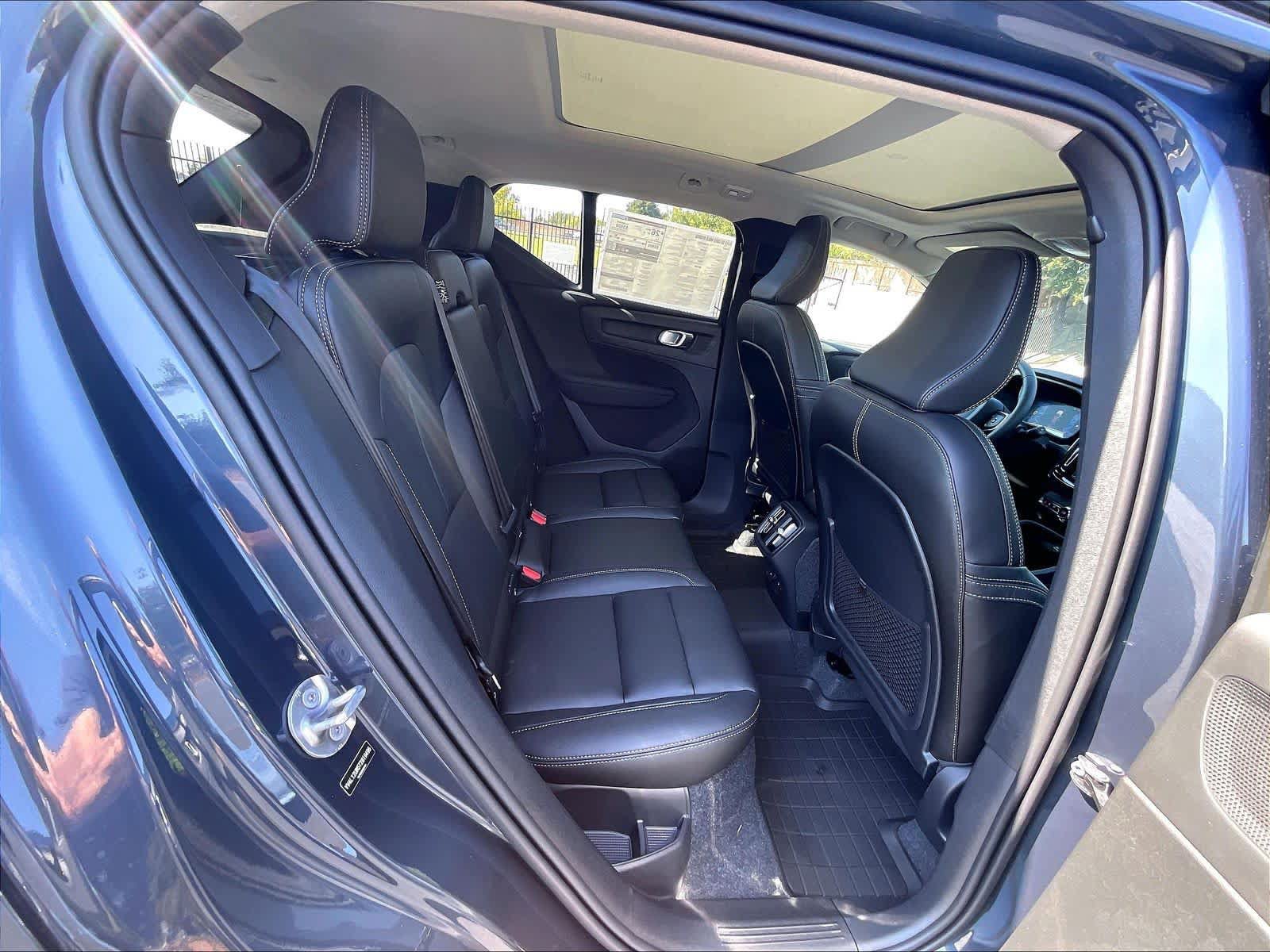 New 2026 Volvo XC40 B5 Ultra w/ Protection Package Premier AWD/4WD image 27