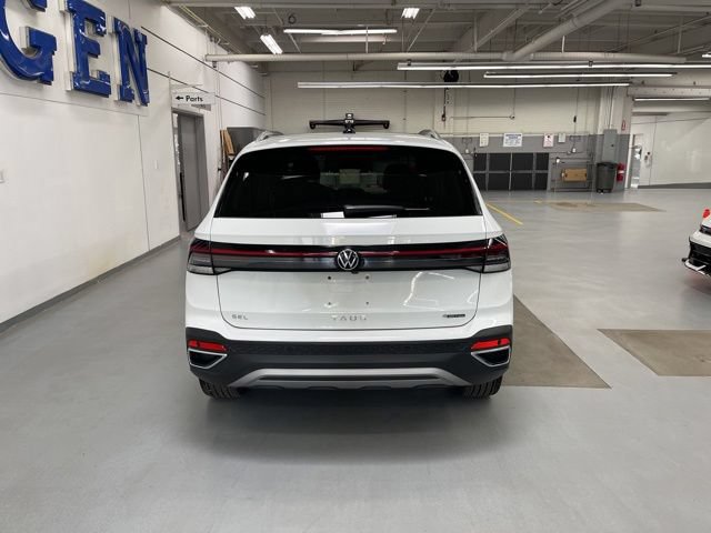 Used 2025 Volkswagen Taos SEL AWD/4WD image 5