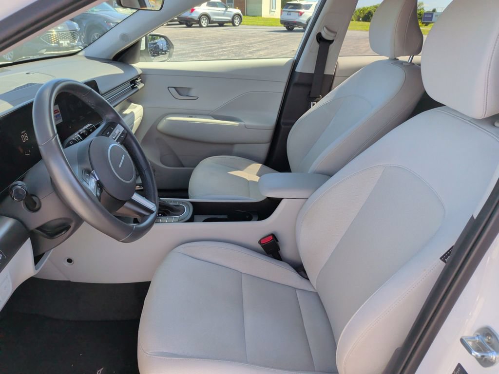 Used 2024 Hyundai Kona SEL AWD/4WD image 16