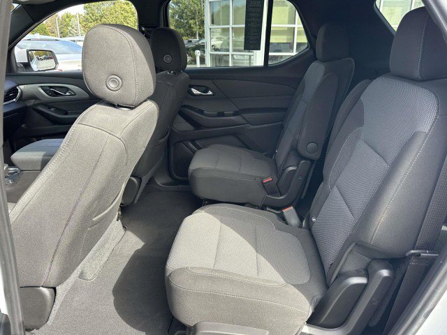 Used 2023 Chevrolet Traverse LT image 14