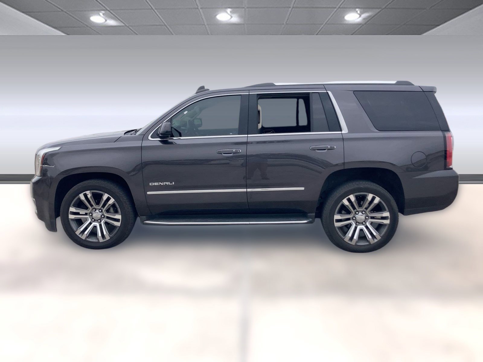 Used 2017 GMC Yukon Denali w/ Open Road Package image 2