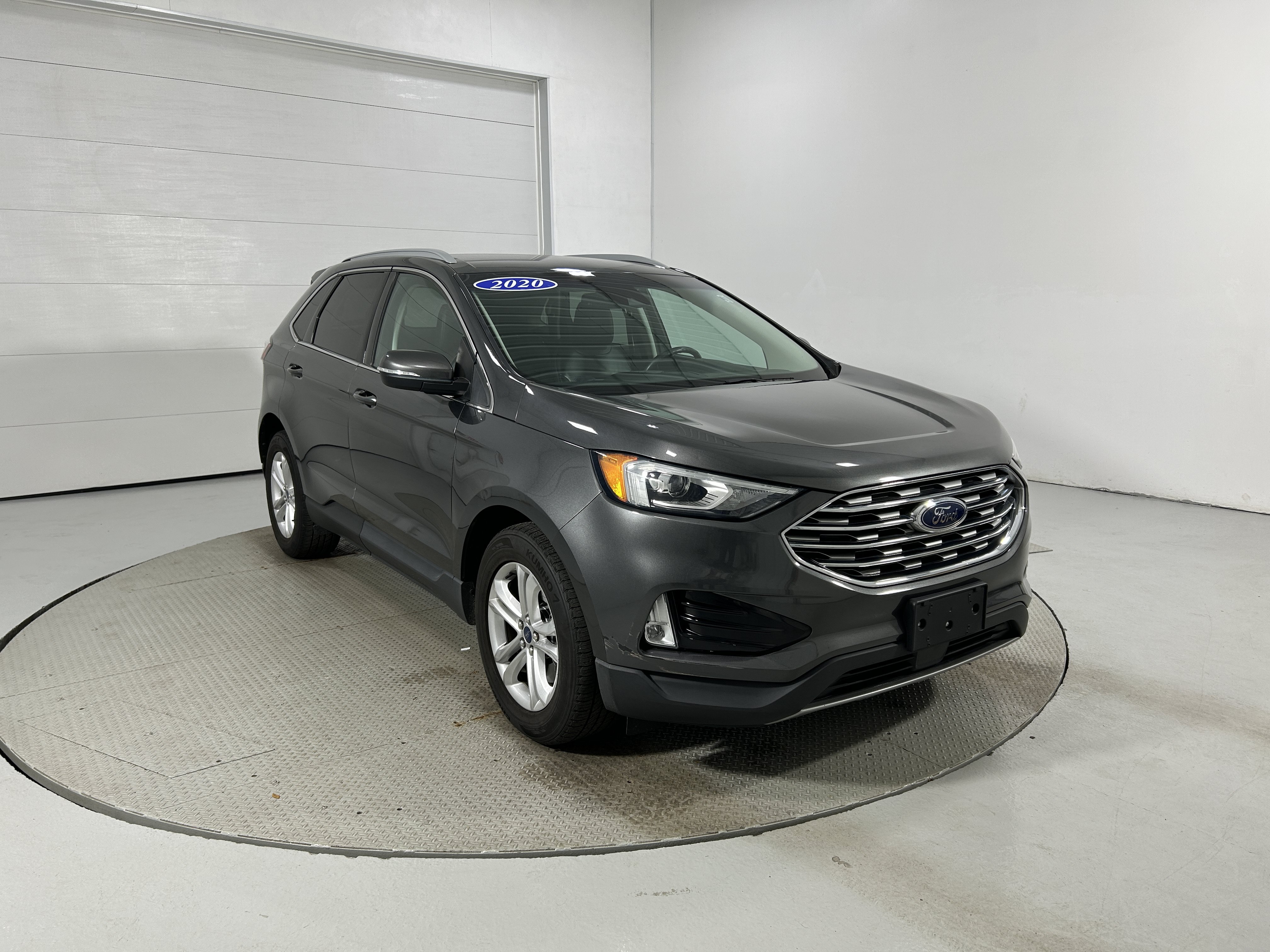 Used 2020 Ford Edge SEL w/ Convenience Package AWD/4WD image 2
