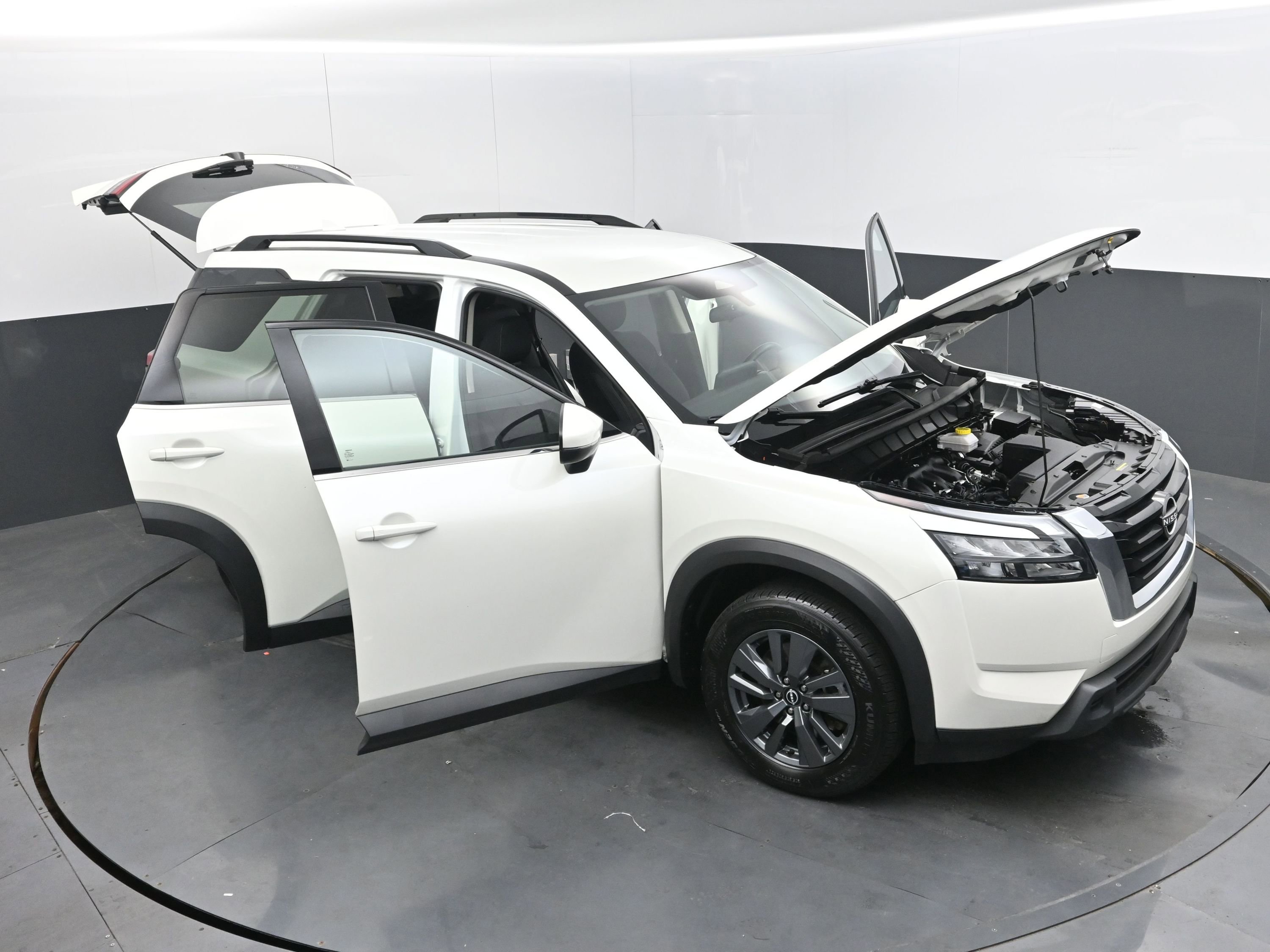 Used 2024 Nissan Pathfinder SV image 40