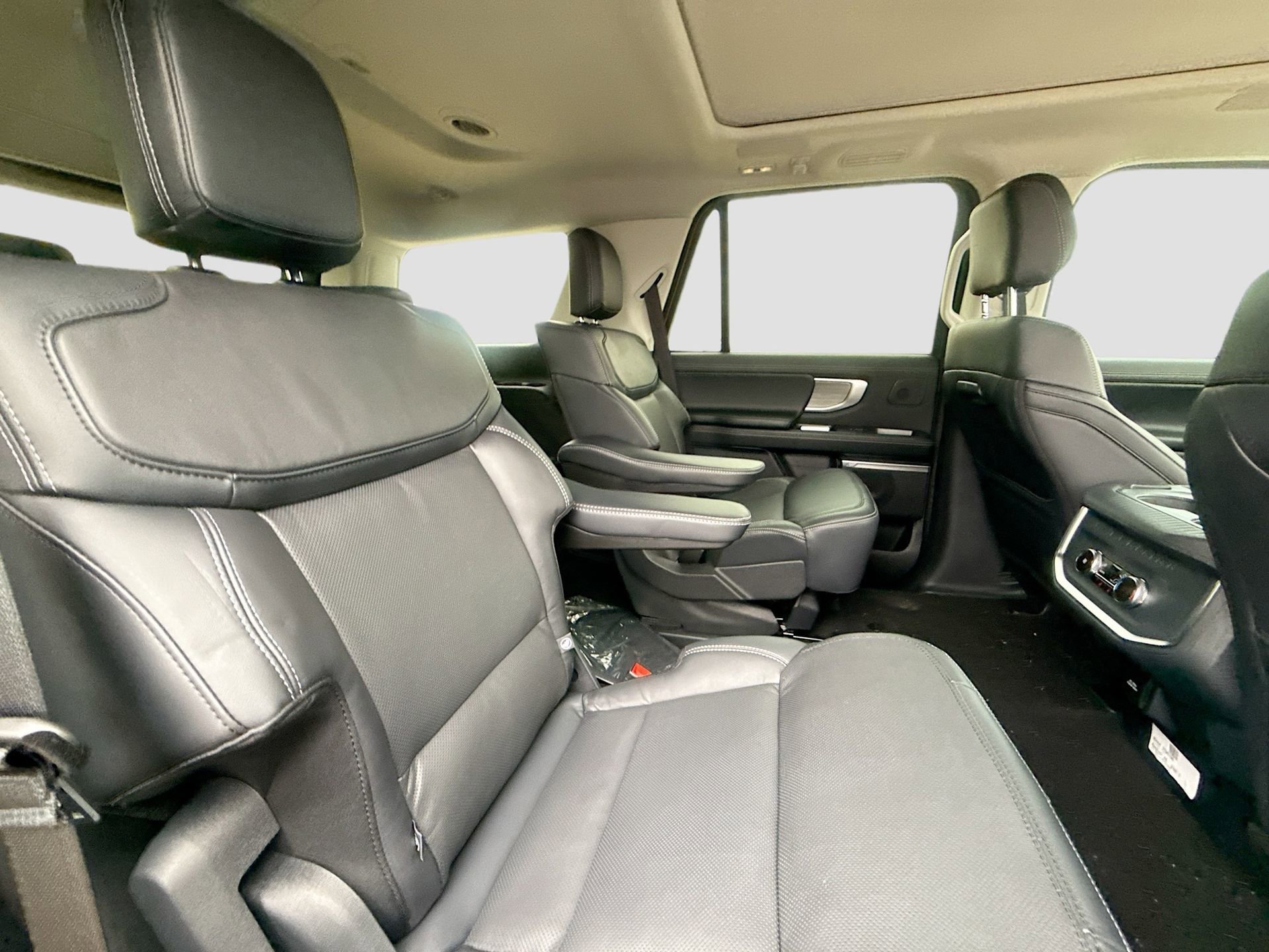 New 2025 Ford Expedition Platinum w/ Driver's Package image 35