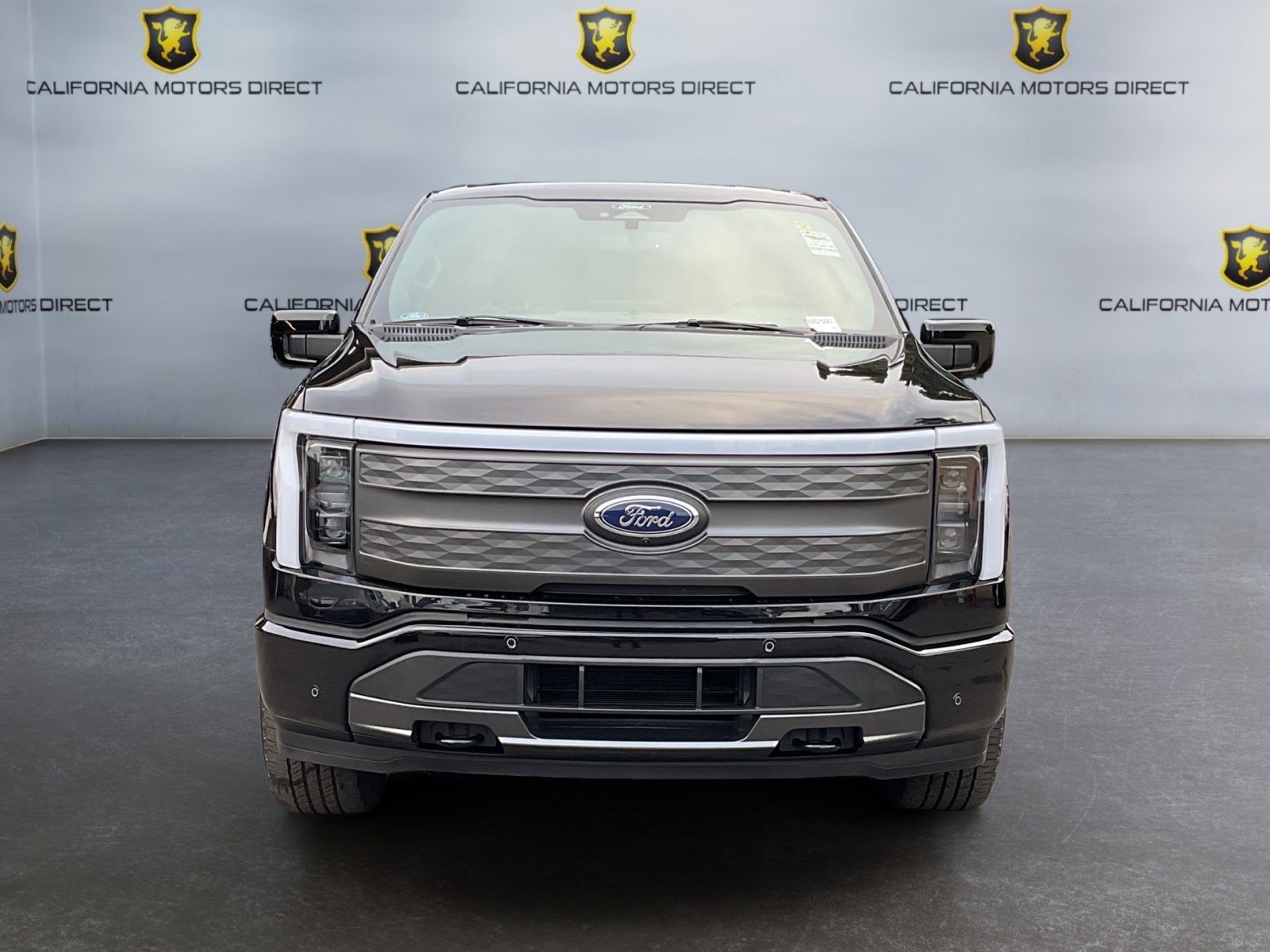 Used 2022 Ford F150 Lightning Lariat image 2