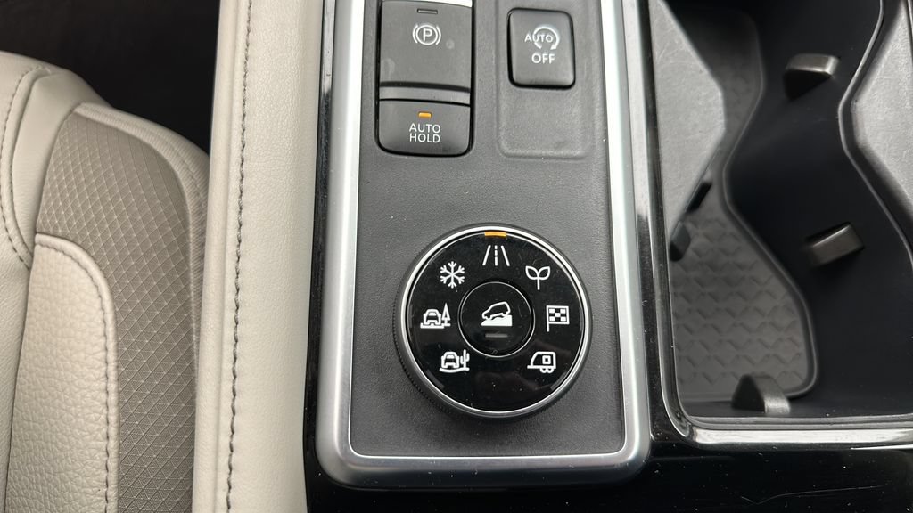 Used 2024 Nissan Pathfinder SL AWD/4WD image 20