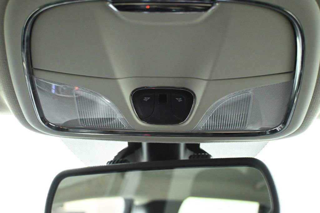 Used 2016 Jeep Cherokee Latitude w/ Cold Weather Group image 20