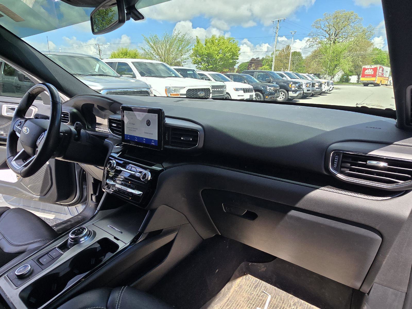 Used 2023 Ford Explorer ST image 15