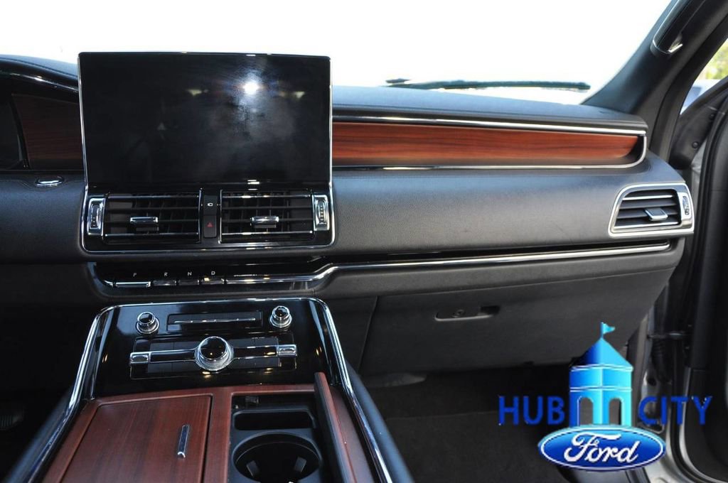 Used 2023 Lincoln Navigator Reserve image 20