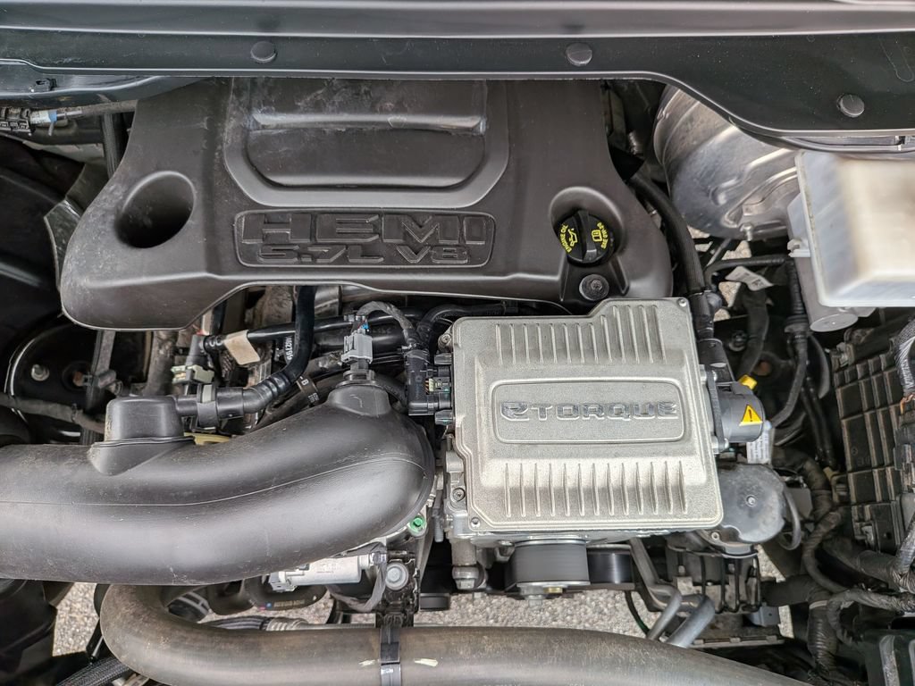 Used 2024 RAM 1500 Laramie AWD/4WD image 13