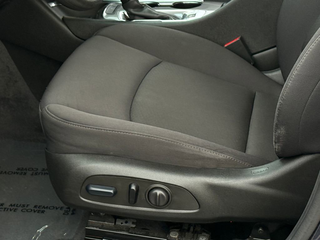 Used 2023 Chevrolet Malibu LT image 19